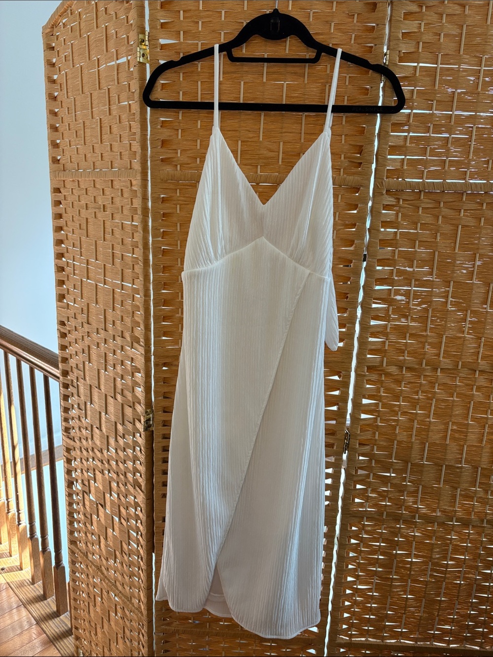 Elegant White V-Neck Slip Dress with Spaghetti Straps